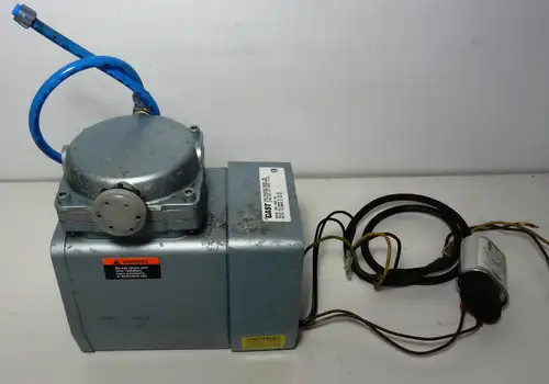 6426 MP Gast DOA-V502-DB Pompa per vuoto / Compressore d'aria